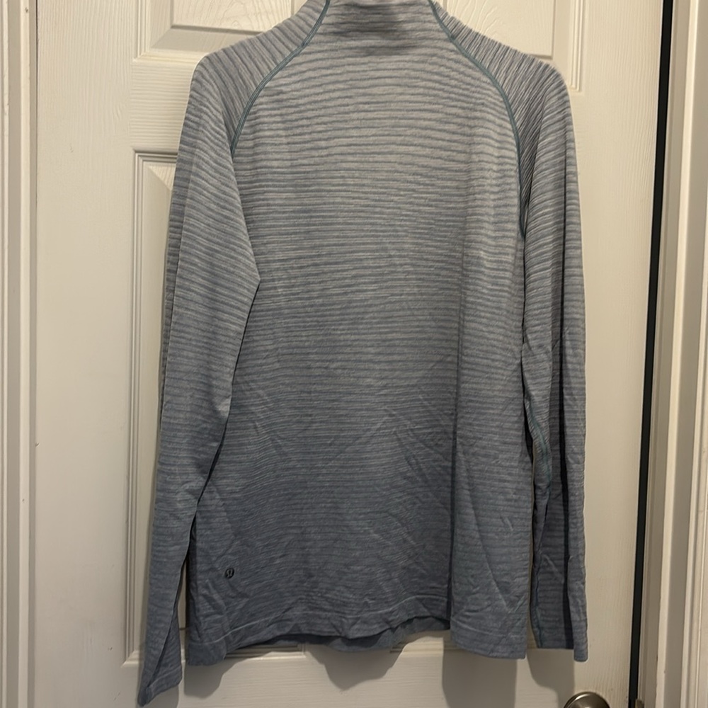 Lululemon men’s 1/4 zip - Picture 3 of 6